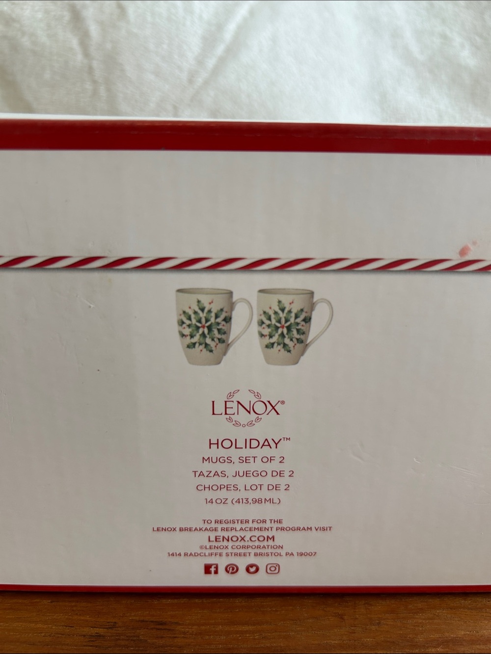 Lenox Holiday Holly Berry Set Of 2
Coffee Mugs Cups New In Box - Picture 6 of 7